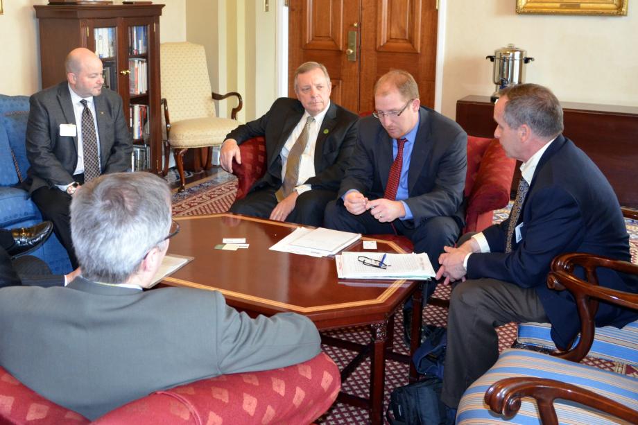 U.S. Senator Dick Durbin (D-IL) met with members of the Illinois Food Retailers Association to discuss food safety and tax issues.